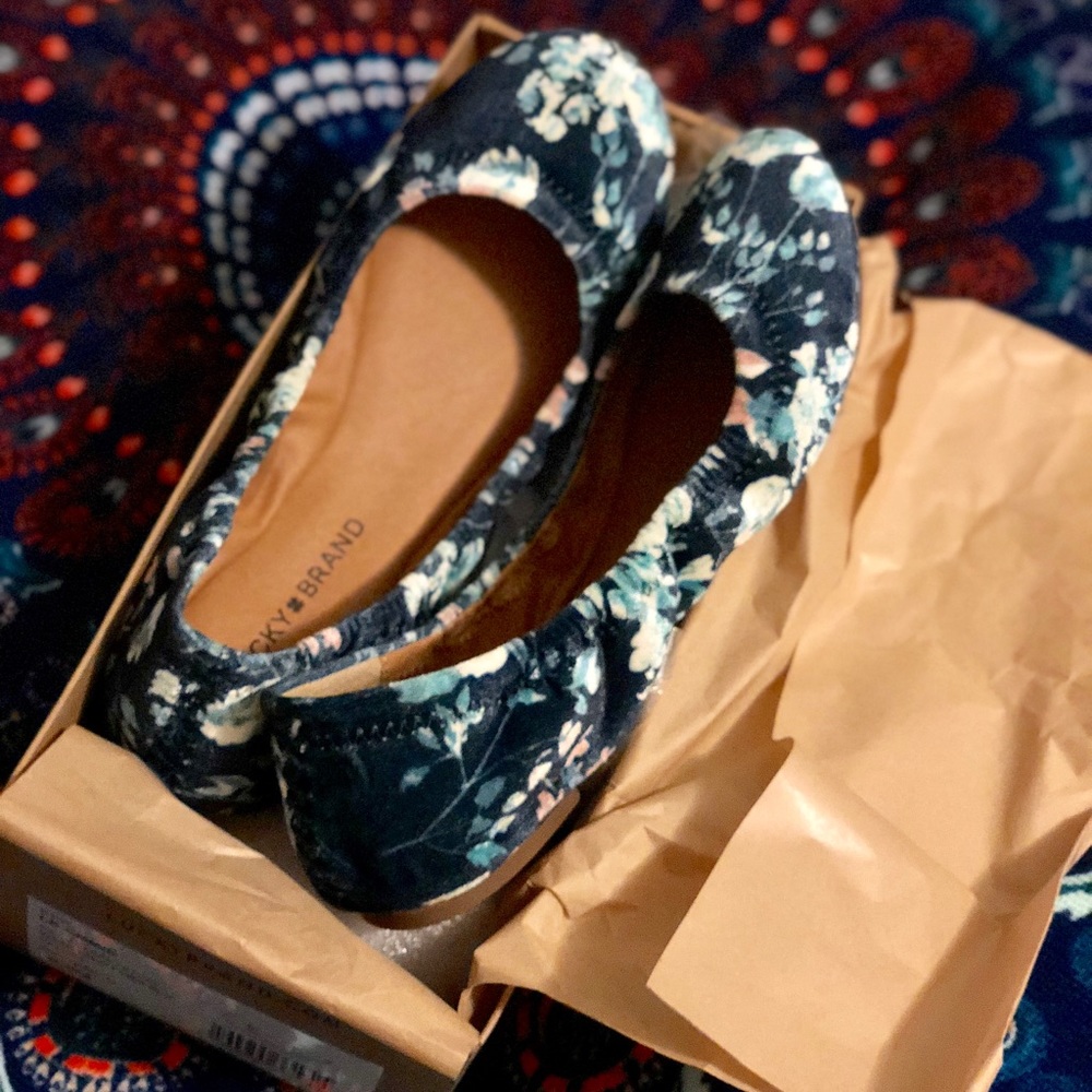 Pretty Blue Floral Print Flats Lucky Brand